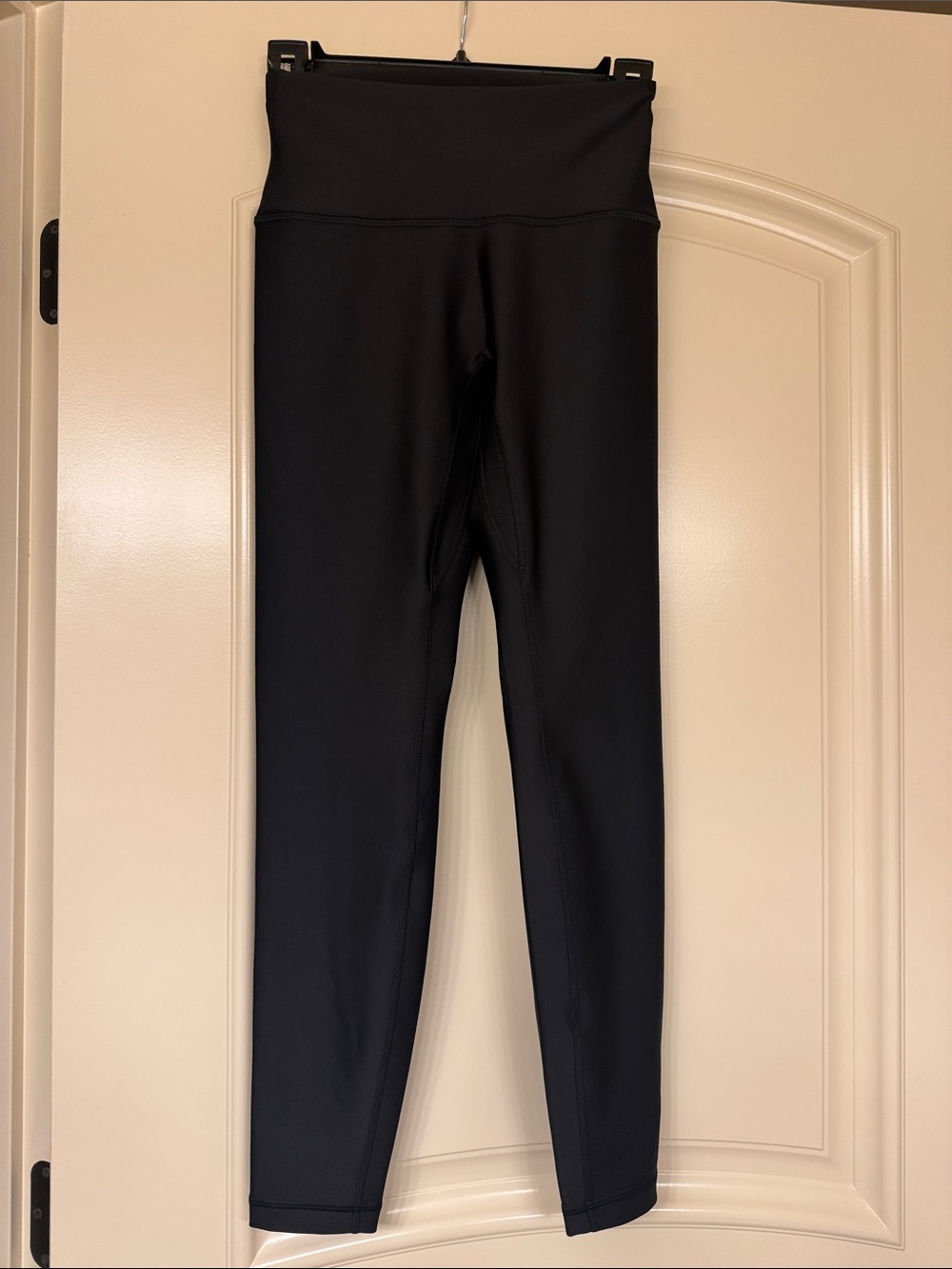Aritzia golden Black High-Waist Active Leggings new without tags